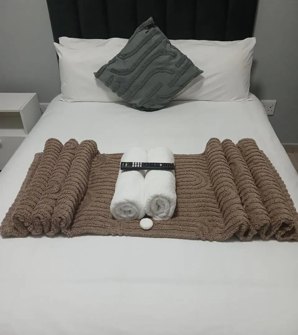 The Gem Suites & Spa Parow 0*,